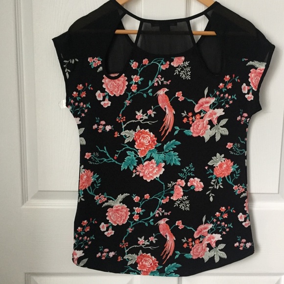 Suzy Shier Black Floral Top - Size S - Picture 5 of 8